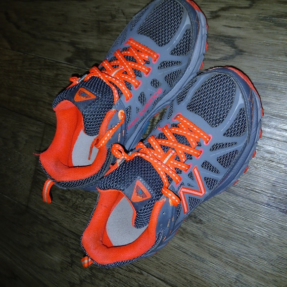 New Balance 610v4 Women’s Trail Running Sneakers - Picture 5 of 13